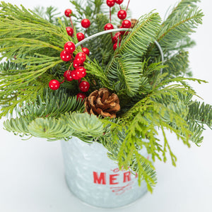 Be Merry Centerpiece